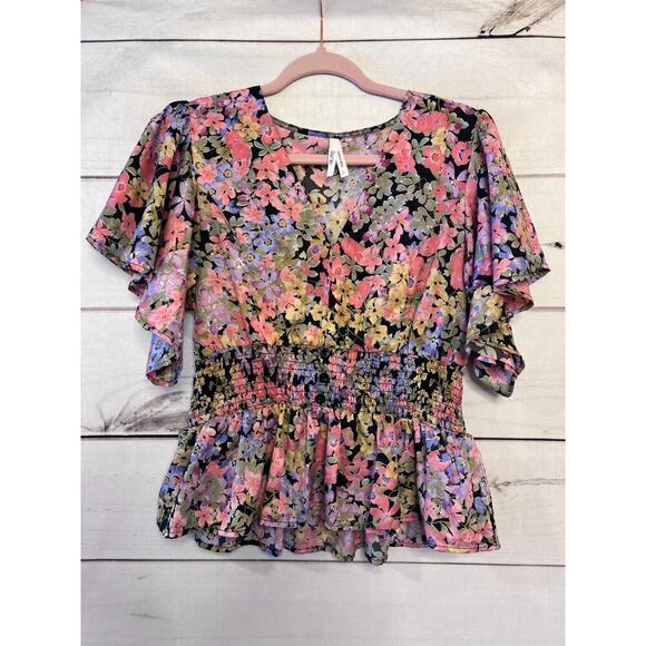 Truth NYC Floral Top Smocked Size Large - Picture 1 of 5